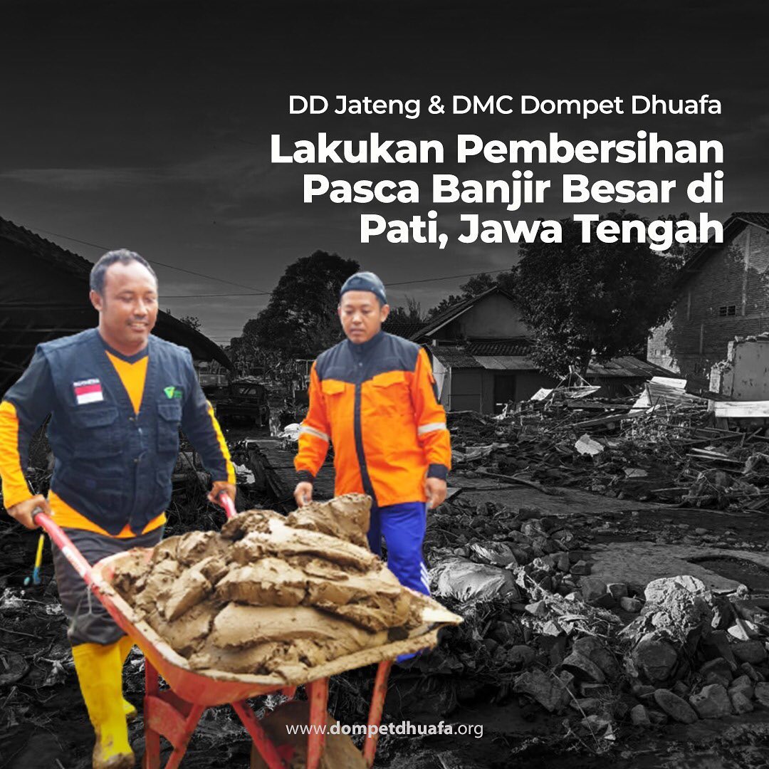 dompetdhuafaorg's tweet photo. 2. Pasca banjir tersebut, tim Disaster Management (DMC) Dompet Dhuafa @DMCDompetDhuafa dan @ddjateng menurunkan tim untuk melakukan pembersihan pasca banjir. Aktivitas membersihkan lumpur ini dilakukan di Desa Bulumanis Kidul, Pati bersama dengan warga. https://t.co/jsiY9sfZ6w