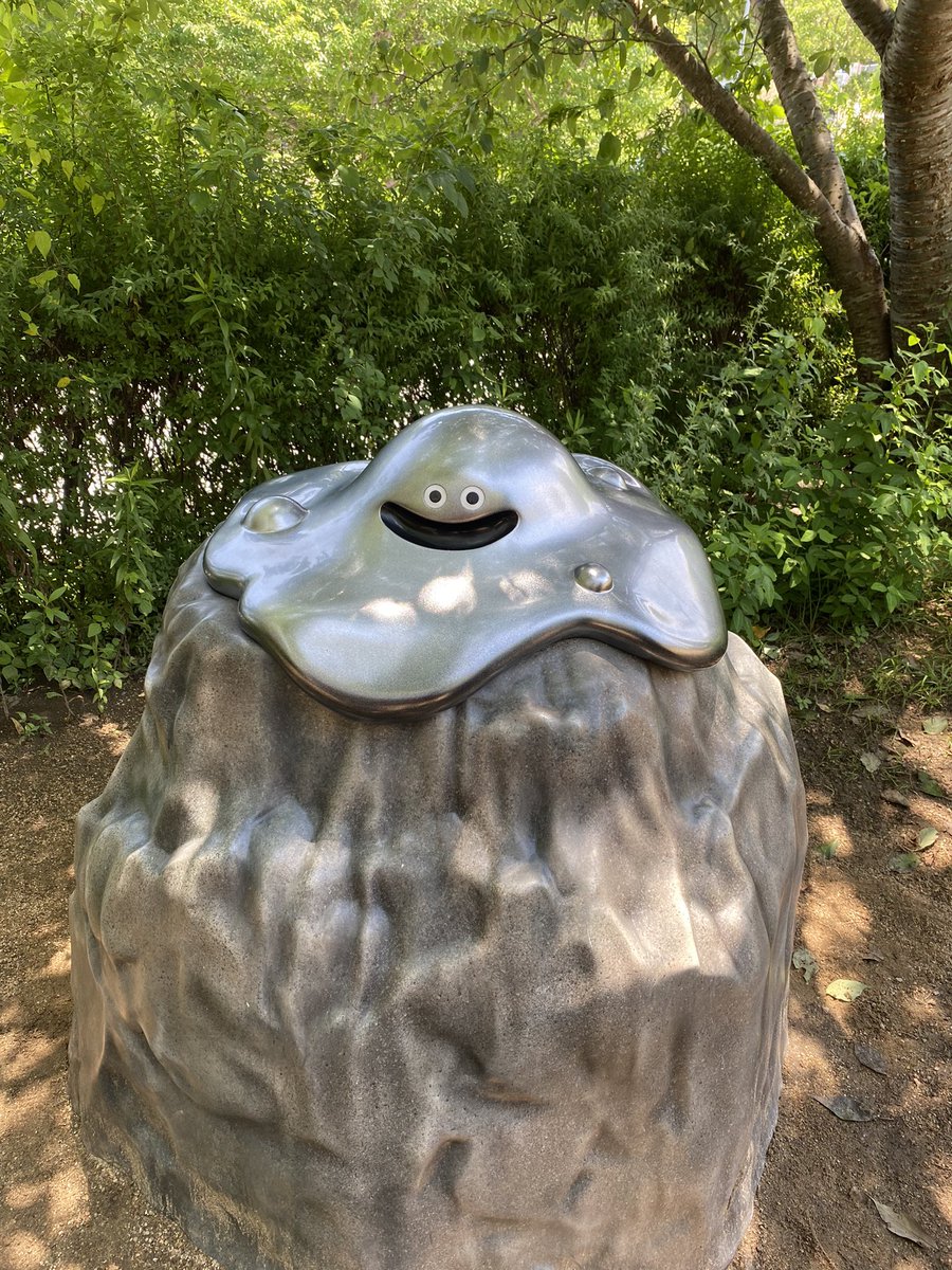 hiroo2001's tweet photo. 今日はドラゴンクエストアイランド@淡路島、帰りは高速舞子バス停で降りて、明石海峡大橋。夕飯は神戸で明石焼。神戸ビーフは若干弱気で明日のランチ。 https://t.co/7sO3irml6g