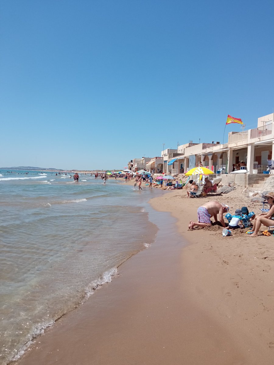 johnsdarren's tweet photo. Lovely spot just 2 metres from the lovely &amp; warm #Mediterranean #playadelpinet #LaMarina #Espana https://t.co/jadCRpgXa1