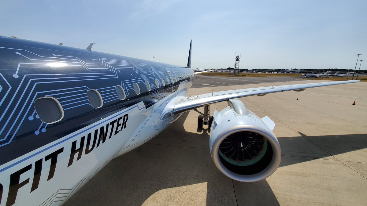 PWolfsteller's tweet photo. Demo flight in the fantastic #E190E2 #TechShark at #FIA2022 ! https://t.co/JPus6jWf2S