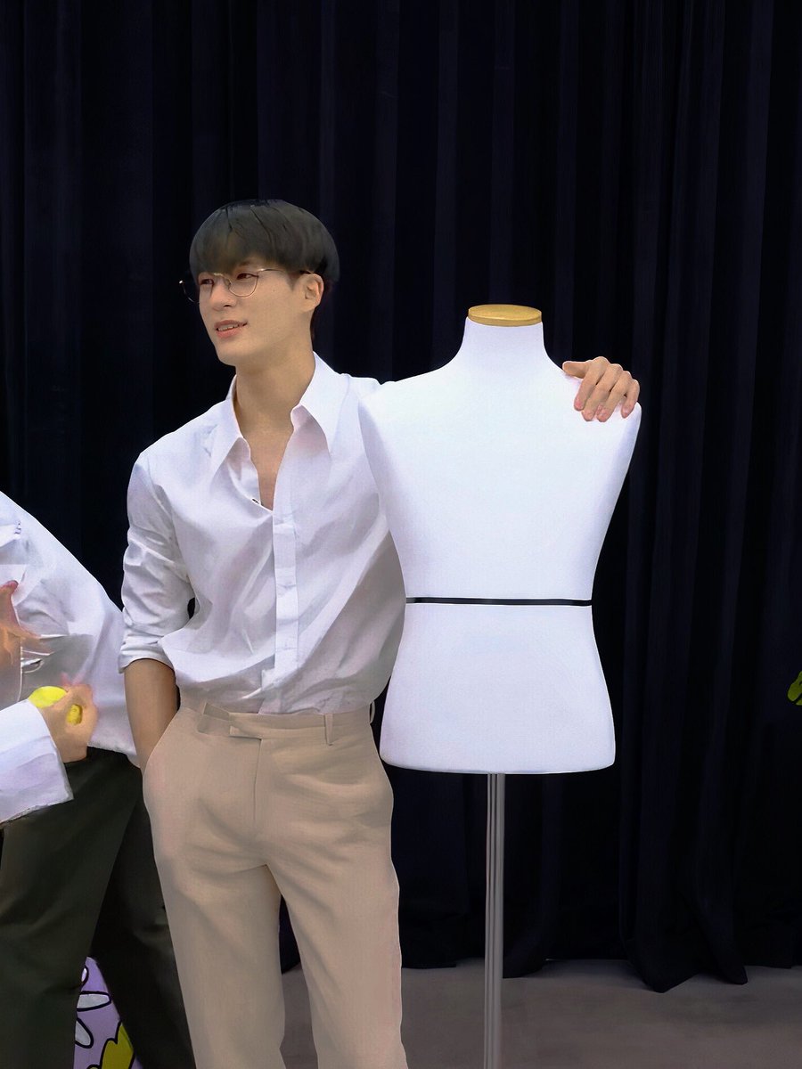 LEE JENO?!??!