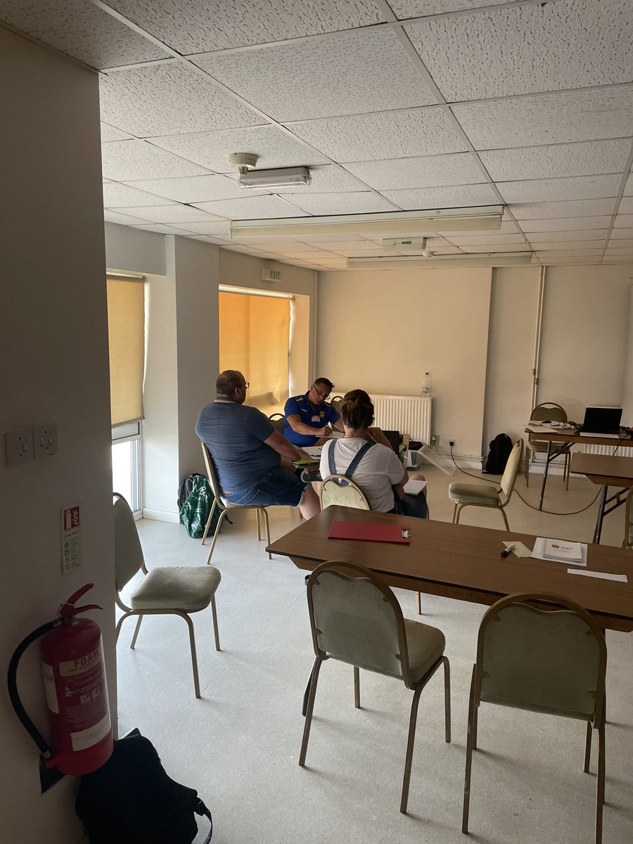 rfuswestgamedev's tweet photo. Day 1 of the @irwinmitchell @EnglandRugby Mentoring Award course at @FromeRFC is hotting up! Great conversations exploring what effective mentoring is and how to apply it back in their clubs &amp; societies #SWOT #Rapport #SpeedOfTrust https://t.co/QAV152XjvQ