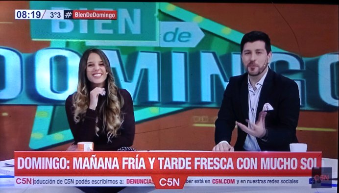 mandyrock22's tweet photo. #biendedomingo es un lindo domingo para hacerle el aguante 💪 a la #Divina #Encantadora #Diosa y #TalentosaPeriodista 👋👋👋👋 la #GeniaTotal de @sofibarruti que #EsLoMas junto al #CapoTotal de @crisromero10 en #biendedomingo por el #GranCanalDeNoticias @C5N https://t.co/wmP9XNHMCa