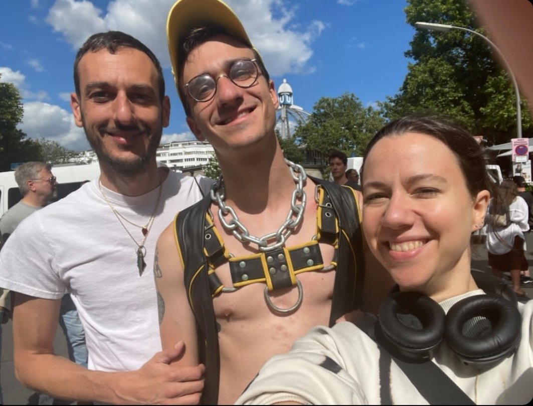 ErikLeuthaeuser's tweet photo. Motz-Straßenfest 22! @friedemerz @konstantinosyann #csd #motzstraßenfest #gay #instagay #gayboy #gayberlin #queercheer #friedemerz #konstantinos https://t.co/B7crqthOBd