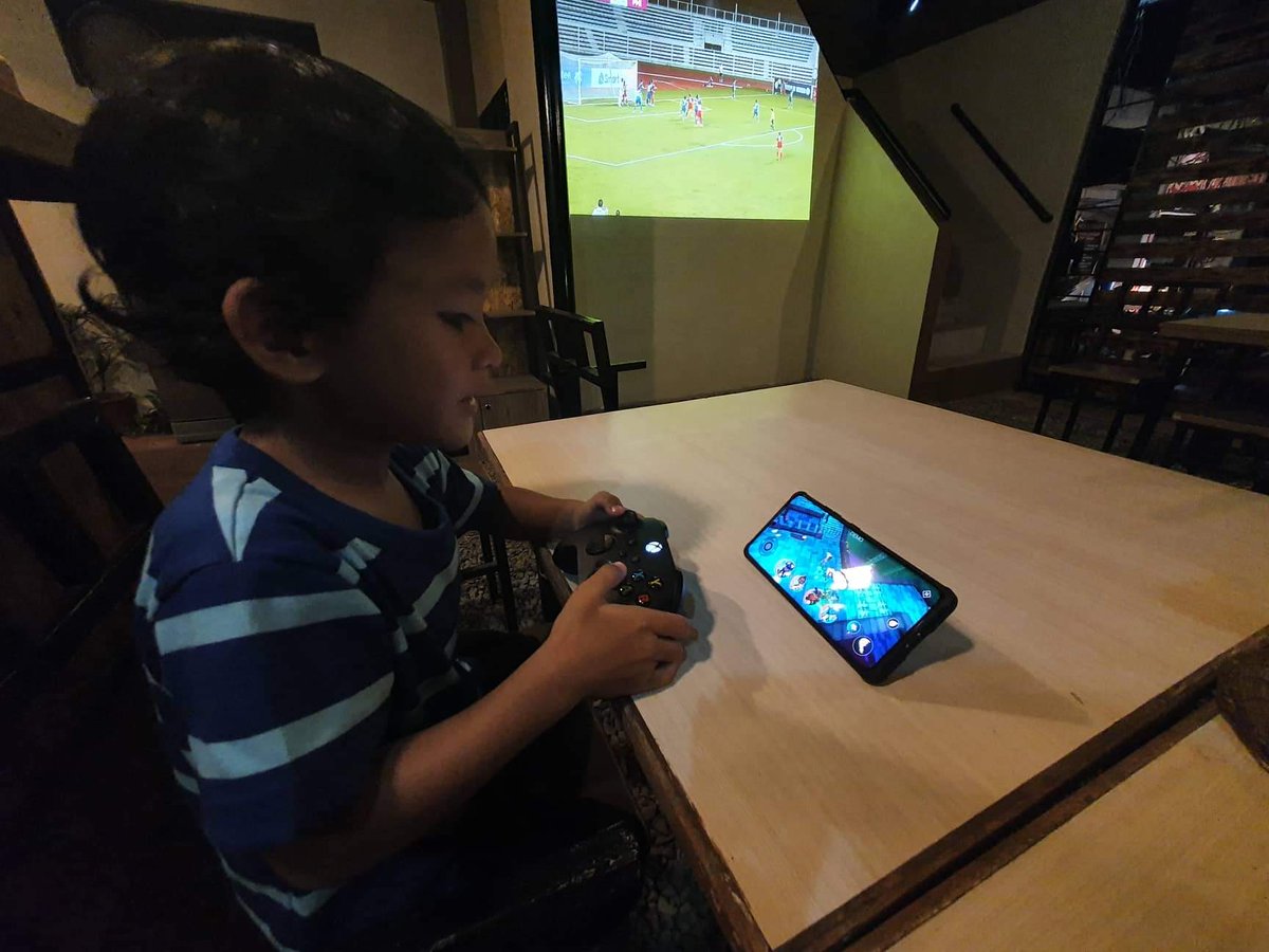 roxannerei's tweet photo. Train 'em young 😉

My toddler smashing "mosters" (monsters) in @GuildOfGuardian.. asking: where's my Kharkuk Nanay (Mom)? https://t.co/qLDfcMWRPy