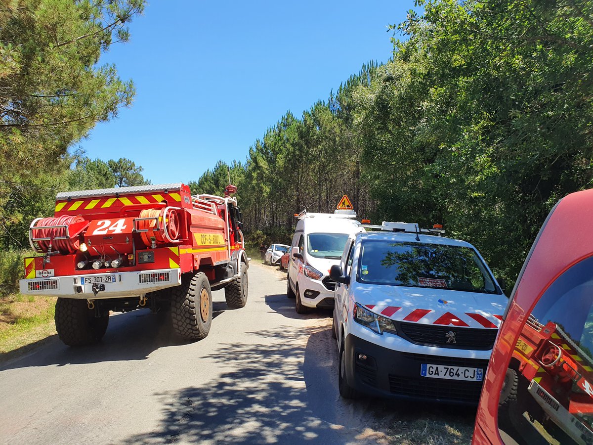 Veolia_FR's tweet photo. Merci et plein soutien aux courageux @PompiersFR venus de toute la France pour lutter contre les #incendies en #Gironde, protéger les populations et préserver les sites essentiels 🔥🚒 [1/4] https://t.co/nJxZZYrTwM