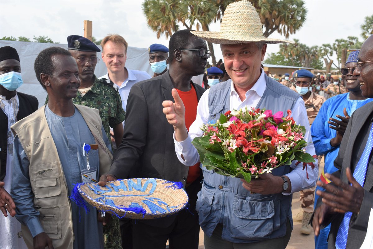 KysmaPapa's tweet photo. Le Haut-Commissaire des Nations Unies pour les réfugiés @FilippoGrandi a effectué du 12 au 15 juillet 2022, une visite au Tchad🇹🇩 pour une évaluation globale de la situation des personnes relevant de la compétence du @Le_HCR . https://t.co/yNOO9Oi3PU