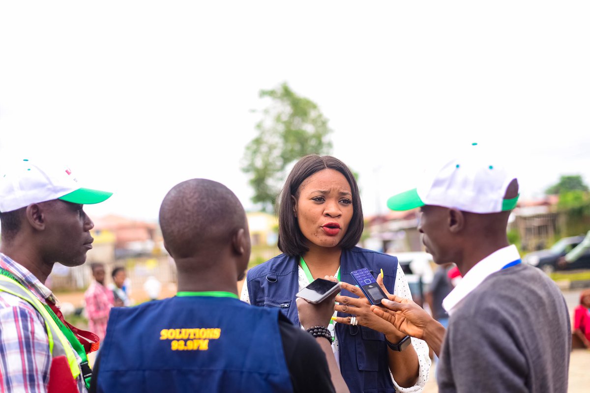shonalere's tweet photo. Government and politics is sooooo tangible. We see it in the standard of living of average citizens and in people’s participation in elections.

Observing the #OsunDecides2022 with the @electherng team was an insightful experience. https://t.co/w9sVXXlhn7