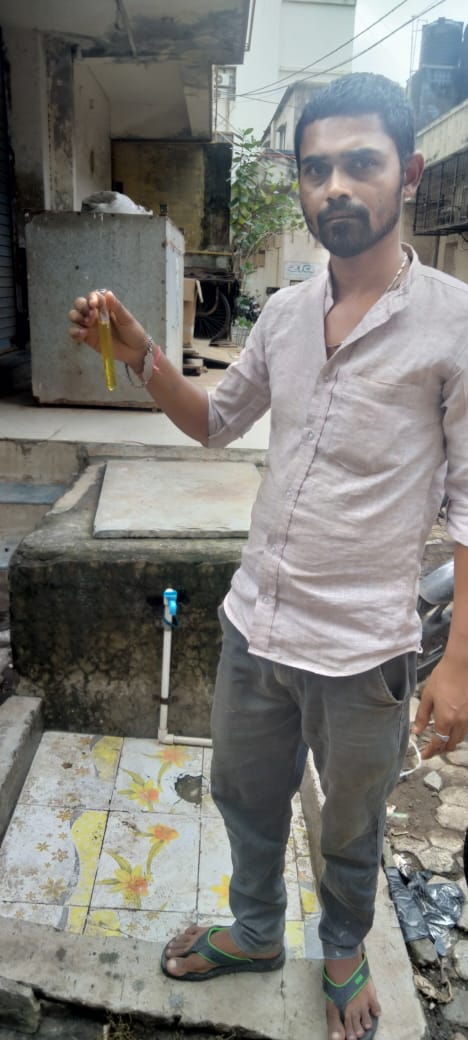 NavsariNp's tweet photo. નવસારી વિજલપોર નગરપાલિકા વિસ્તારમાં આજરોજ આનંદભુવન ચાલ, ગૌરીશંકર મહોલ્લો, વિજલપોર વિભાગ, રેલ્વે ક્વાટ્ર્સ, આનંદ નગર શાંતાદેવી રોડ, શિવશક્તિ નગર, તાશ્કંદ નગર, શ્રીનગર, જલાલપોર રાજપૂત ફળિયા, બ્રાહ્મણ ફળિયા જેવા વિવિધ પુર અસરગ્રસ્ત વિસ્તારોમાં ક્લોરીન સેમ્પલ ટેસ્ટીંગ કરવામાં આવ્યું. https://t.co/2h54jzQcTw