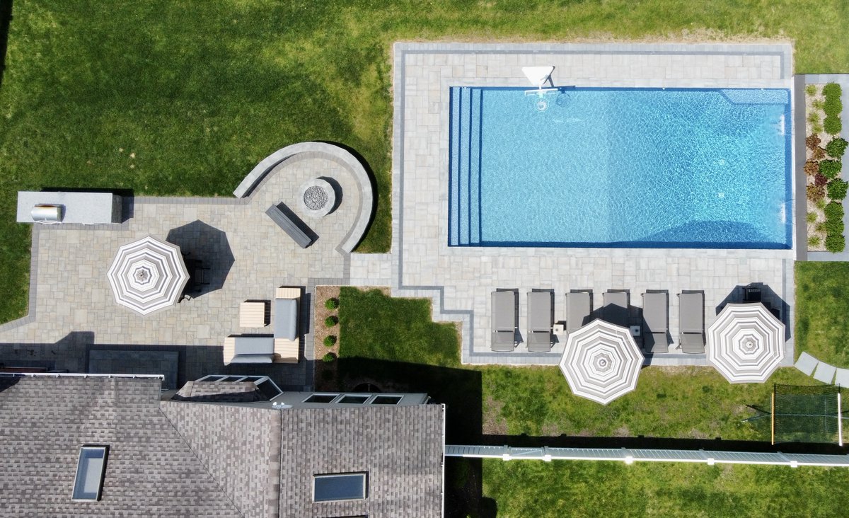 CambridgePavers's tweet photo. You couldn't ask for a better pool patio to enjoy your Summer days! Standout Sunday by: J.L. Femia #cambridgepavers #pavingstones #standoutsunday https://t.co/aSTaqSHDJD