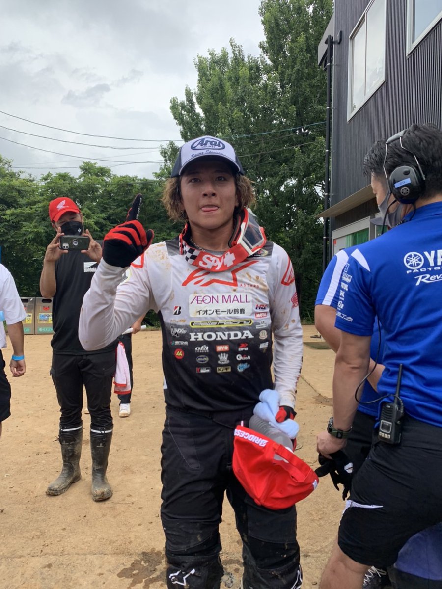 leonaten0051's tweet photo. 全日本モトクロス選手権 SUGO大会！！
ルーキーイヤーで、総合優勝！！ #大城魁之輔 選手！！おめでとう！！
PHOTO #kpf 
#レオタニモト #Rev5 #rev5ソックス #spy #spyoptic #spyoptics #beyondcontrol #スパイ #spymoto #SAXX #サックス  #BallPalrkPouch #ボールパークポーチ #saxx #saxxunderwear https://t.co/mQmwJwbnEN