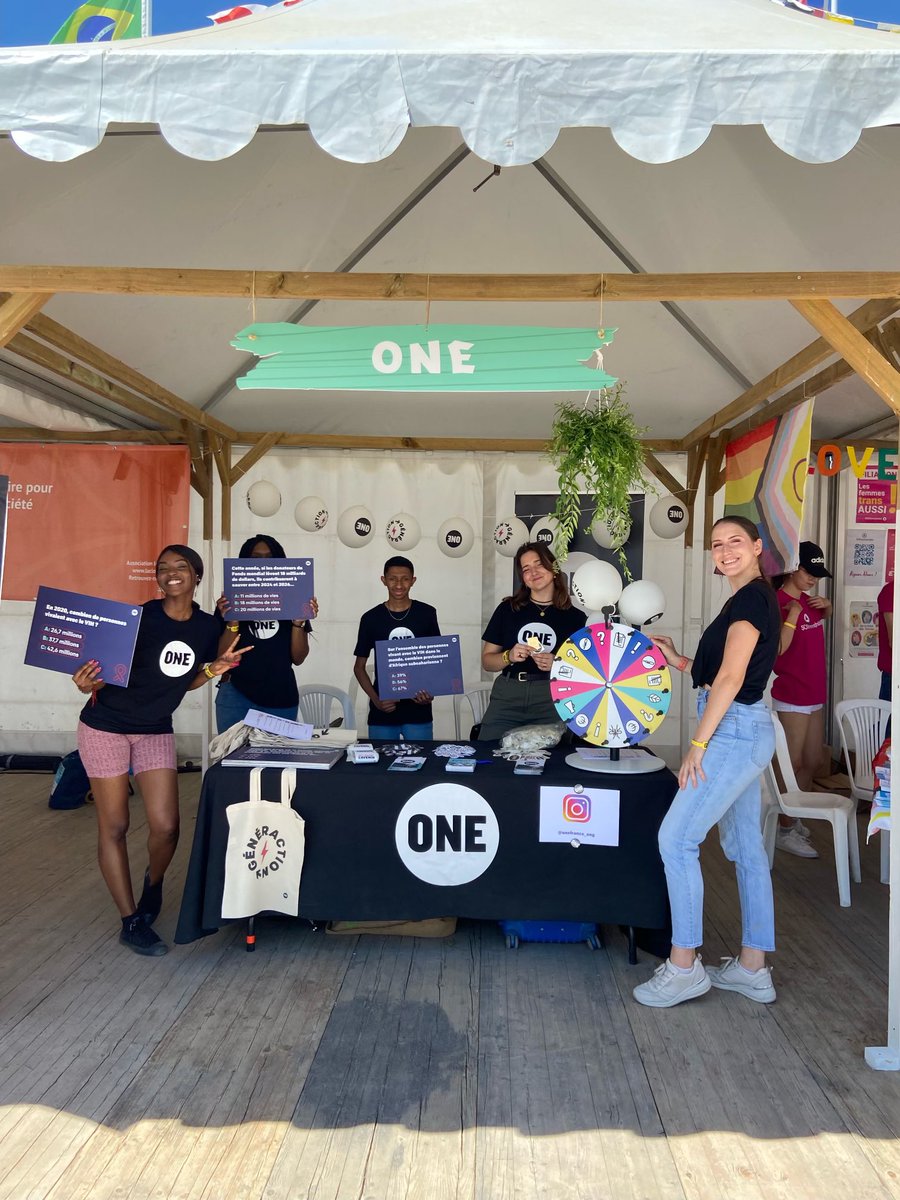 ONE_Fr's tweet photo. Le @GlobalFund, vous connaissez ? 🤔 Nos #ONEActivists sont présent-e-s au festival @lollapaloozafr pour sensibiliser au travail crucial du Fonds mondial. Venez les voir !
Si vous n’y êtes pas, soutenez le Fonds mondial en signant notre pétition ➡️ https://t.co/n7g2nB2Htx https://t.co/31nL3iX43J