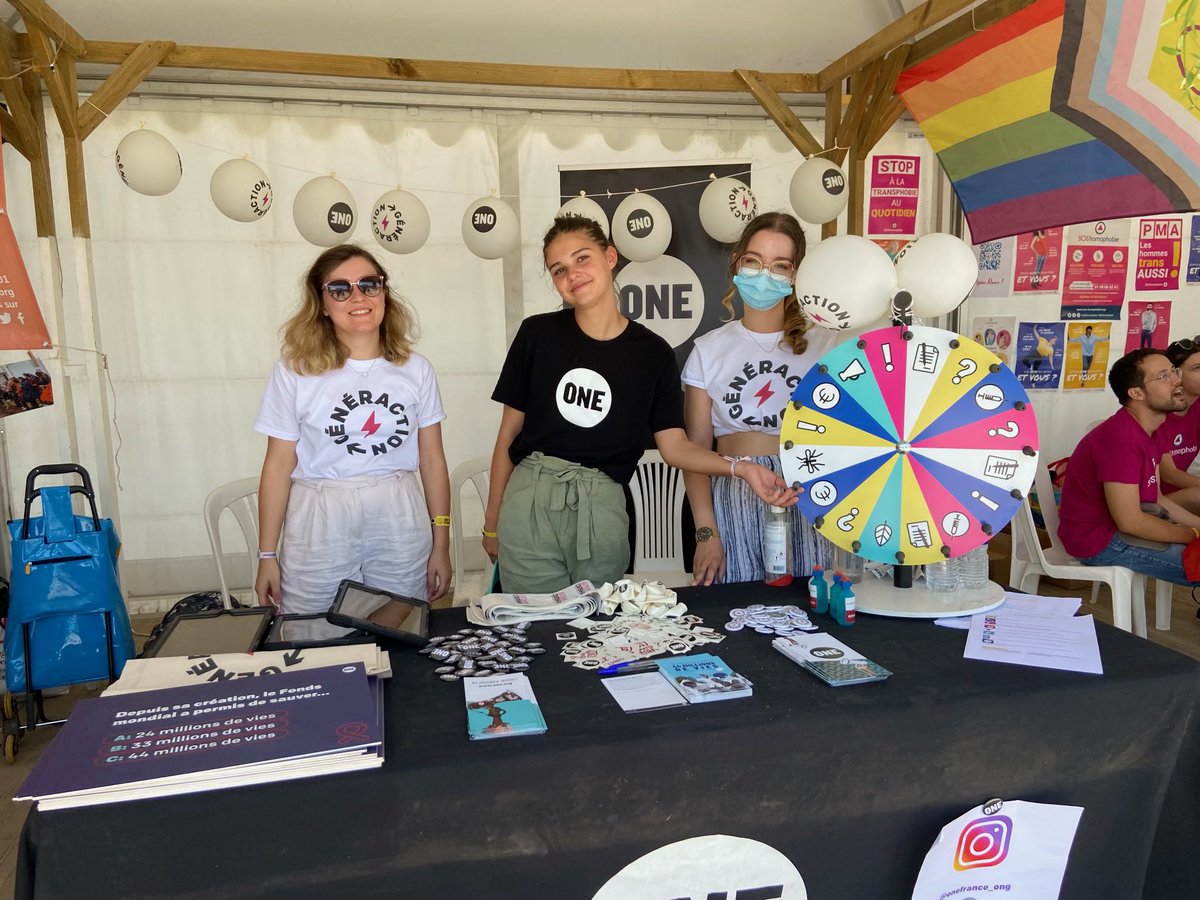 ONE_Fr's tweet photo. Le @GlobalFund, vous connaissez ? 🤔 Nos #ONEActivists sont présent-e-s au festival @lollapaloozafr pour sensibiliser au travail crucial du Fonds mondial. Venez les voir !
Si vous n’y êtes pas, soutenez le Fonds mondial en signant notre pétition ➡️ https://t.co/n7g2nB2Htx https://t.co/31nL3iX43J