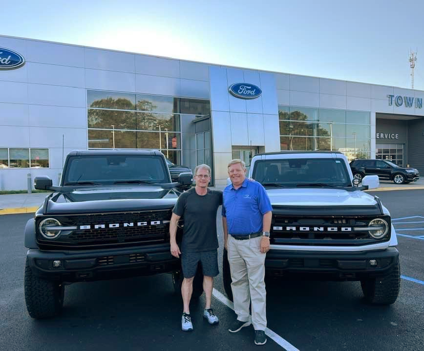 AlabamaFord's tweet photo. Congratulations to Norman Wilder's longtime friend, Dr. Mike Sellers on the purchase of his Bronco! They'er excited that they both have Broncos now! 🎉 https://t.co/4yBIfxjZ7P