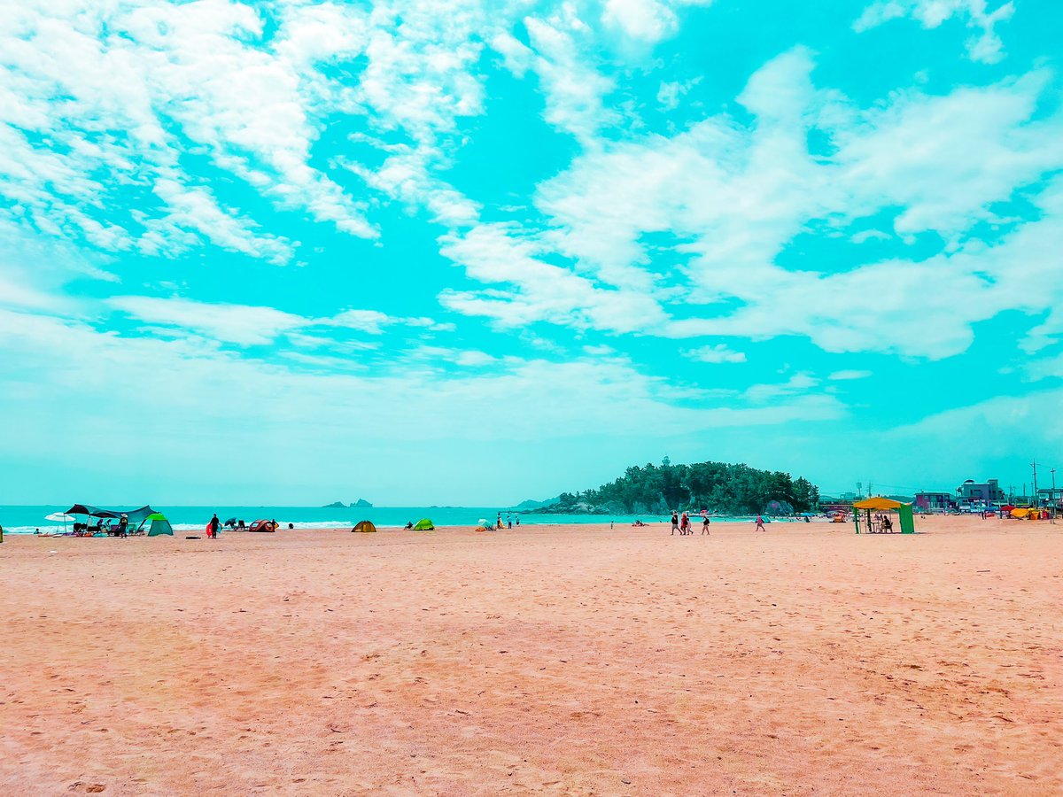 transaprency85's tweet photo. 韓国の海です https://t.co/naif1UTwBs