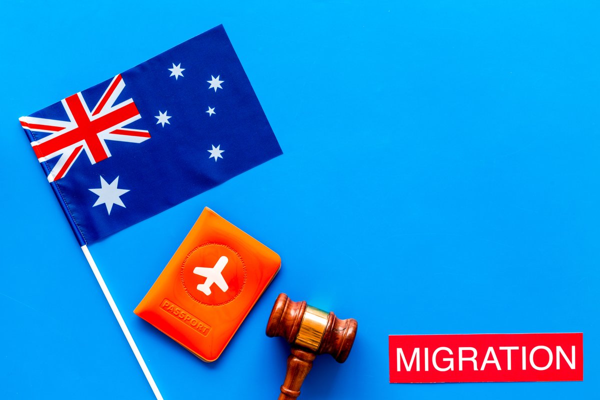 UIS_Australia's tweet photo. The Skilled Work Regional #Visa offers a
great way to obtain your #AustralianPR somewhere
down the road! Basic #eligibility requirements include being:✅Under 45 years old✅Nominated by a territory/state government agency; OR,✅Sponsored by an eligible relative. Learn more (bio). https://t.co/A9nIa1ooKw