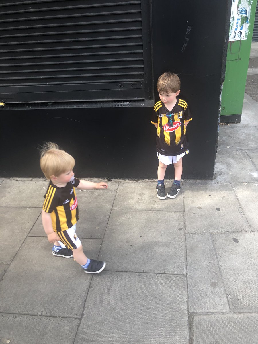MFennellyKK's tweet photo. Best of luck to the @KilkennyCLG boys today and especially the strong @BallyhaleGAA contingent 👍👍💪💪💪⚫️🟡 All set #AllIREFINAL https://t.co/zkdTYlhA4B