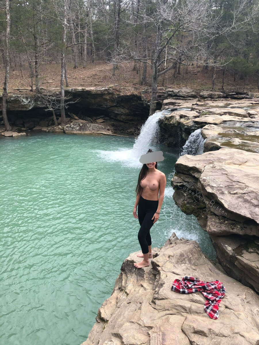 Publicxnudity (16k) on Twitter: "RT @CuteeAssaButton: Oh look a water