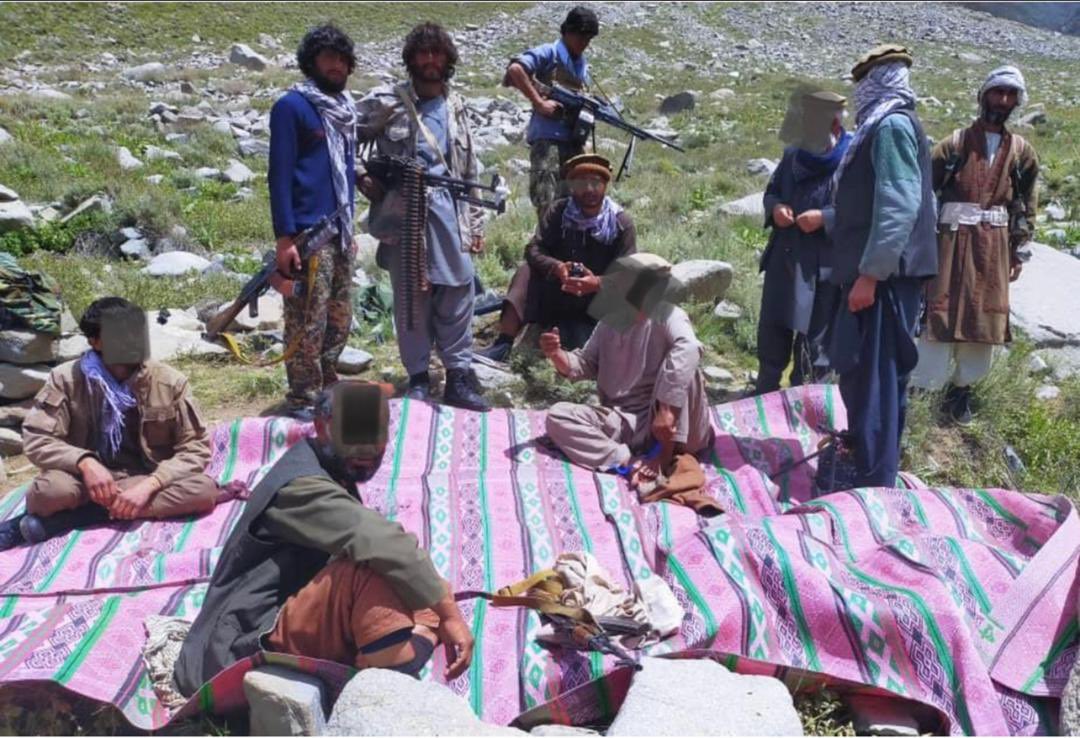 AfgFreedomAFF's tweet photo. The morning of freedom and the humiliating retreat of the enemy in Andarab !
The 9 offensive attacks of the enemy T-alibaan on the fighters of Afghanistan Freedom Front were repelled last night in the area of Qaasan and the enemy suffered heavy casualties.1/4 https://t.co/2rqrQDFrzU