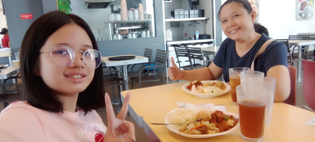 MielNea's tweet photo. Dine-in with my daughter at @chowking_ph  
#ChowkingDineWin Week 7! https://t.co/gP4a8SZwux