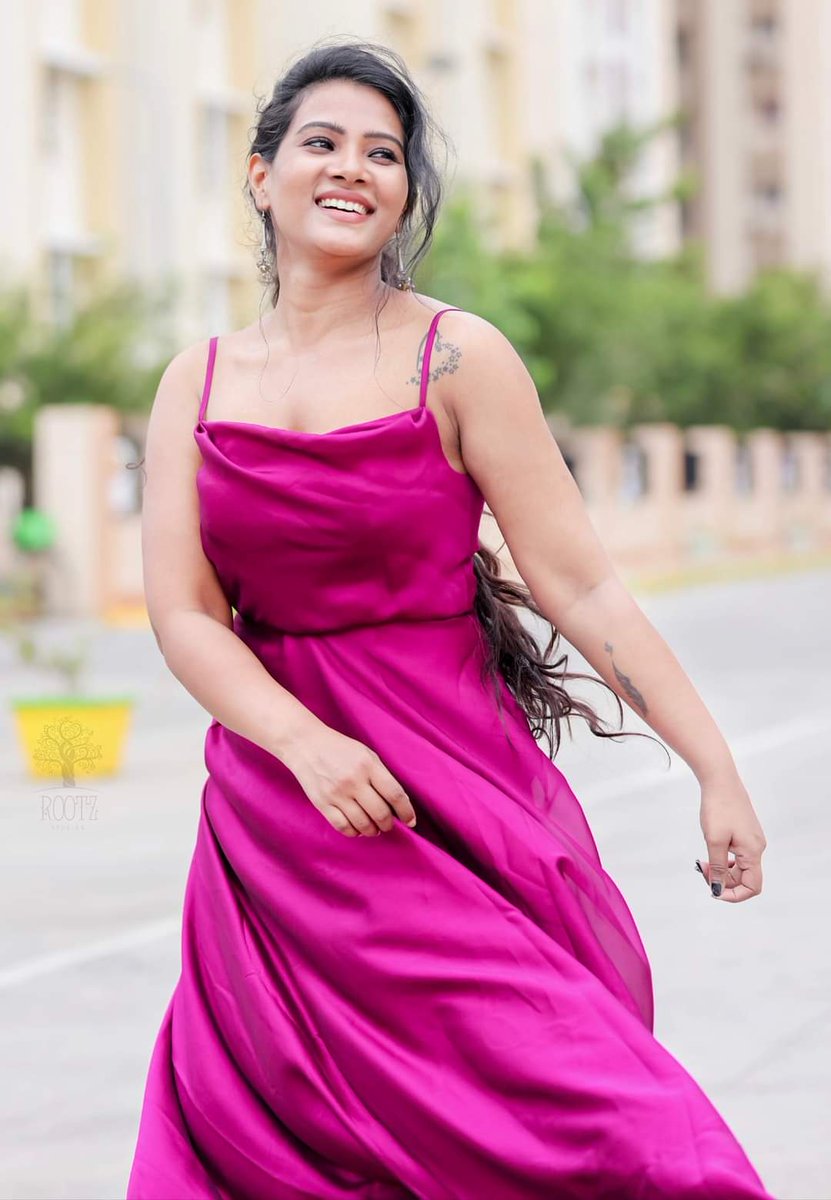 TCINEUpdate's tweet photo. #EtharakkumThunindhavan #fingertip #mathil fame #dhivyaduraisamy @dhivya_dhurai ♥️♥️💓💓 @dhivya_fc https://t.co/SfKCaBkyfm