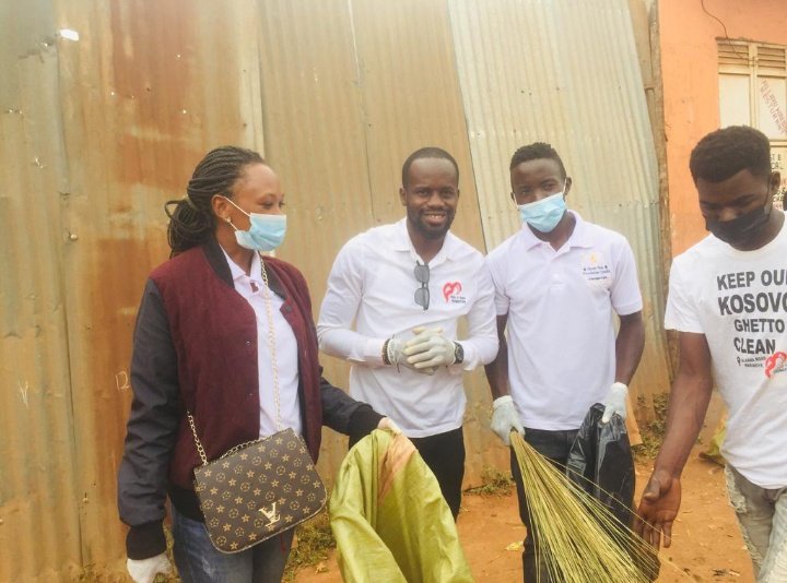 SFFUg_Official's tweet photo. We joined Walk Of Hope Foundation in bulungi bwansi...
We helped to clean Kosovo Slum
Keep your areas neat ๐
#LiftingHandsToHelp https://t.co/MN8IwyWSb8