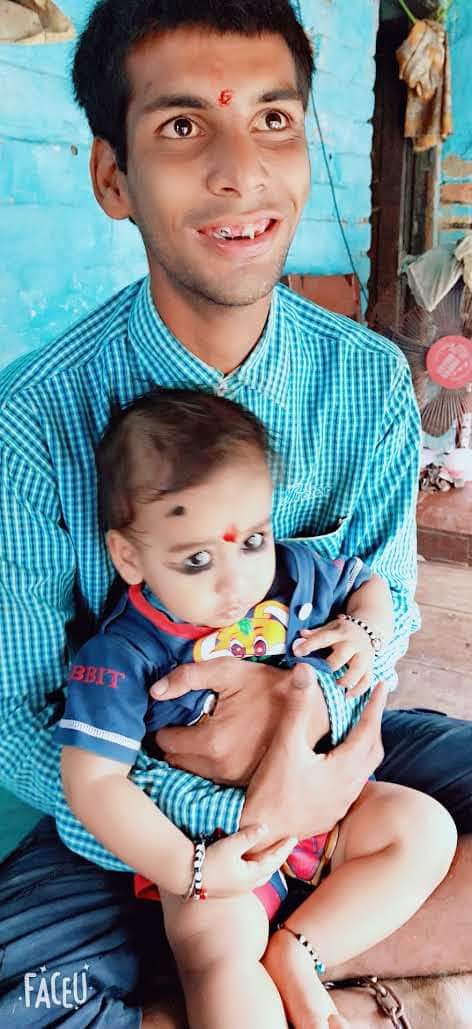 Mayanklcb's tweet photo. इस लड़के का नाम सोनू है ये जनकपुर जानकी मंदिर से 14जुलाई से गुम हो गया है ये स्पष्ट रूप से बोल नहीं सकता इसके दोनों पैर में चेन से बांधने  का निशान है|  संपर्क सूत्र-  9934093976 ,9934820216 ,8434456299 @MEAIndia  @PMOIndia @IndiaInNepal @aajtak @ETVBharatBR https://t.co/AUd7dMAFXk