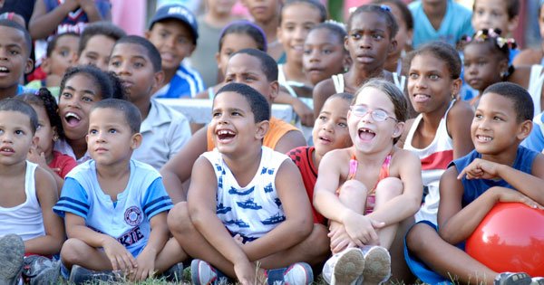 RPolancoF's tweet photo. Día de los Niños en Cuba.

Todos los desvelos de una nación por la sonrisa y el bienestar de una #InfanciaFeliz.

#CubaEsAmor https://t.co/xM28kMmH5Q