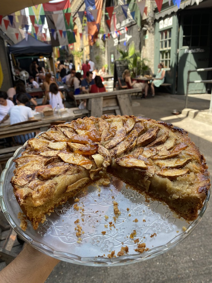 kegarmo's tweet photo. VEGAN APPLE TART 🍎🍏😍
RETWEET IF YOU COULD EAT ALL OF THIS! #vegan #plantbased 🌱 https://t.co/ld4fbfjs89