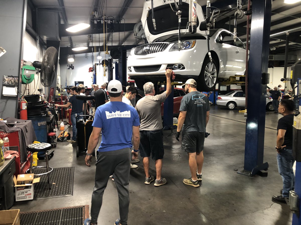 GusHernandezSr1's tweet photo. Blessed by @silverdalebc members and volunteers at the quarterly care ministry for single moms and widows. Grateful to @ssar_yourshop S &amp; S Auto for always hosting it. Appreciate the @silverdalebc Men’s Ministry team! #onmission @sbcmissions #servethecity https://t.co/wGIpdJFuze