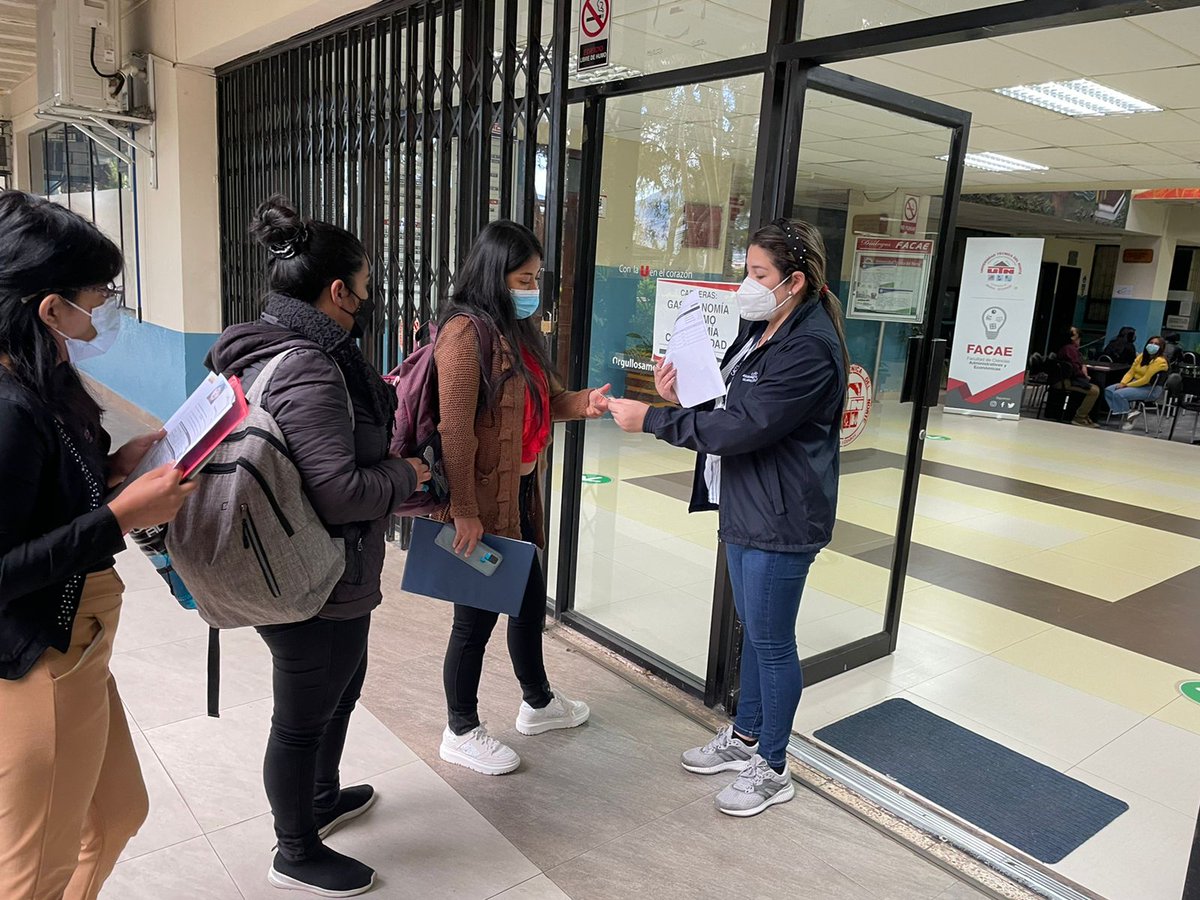 Caces_Ec's tweet photo. Profesionales de las carreras de Odontología, Enfermería y Medicina ingresan a los 13 CATE habilitados a nivel nacional para rendir su Examen #HabilitaciónProfesional. https://t.co/h2w1ZgRZlr