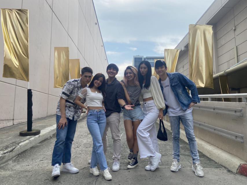 starhuntabscbn's tweet photo. ICYMI: #Connected cast on Showtime Online U yesterday! 😍

#ConnectedTheMovie #StarMagicStudios ✨

@ralphhmalibunas @kobierbrown @iamandiabaya @struggail @amandaazamora @iamchicoa @richardjuan https://t.co/G4LocnMTgz
