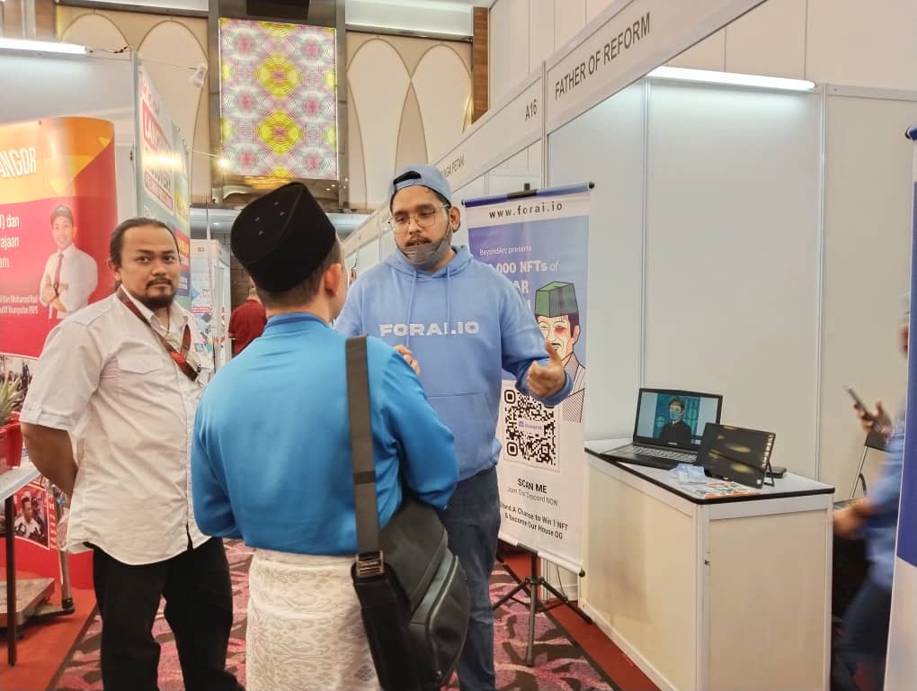 forainft's tweet image. Thank you Dr @maszlee for visiting our booth😊

#OpenSeaNFT
#NFTCommunity 
#forai
#kongresspkr