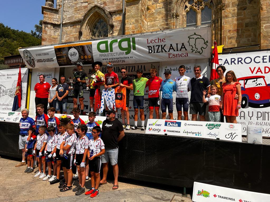 What a result for @ZappiJuniors @BalmasedanaSC tour taking the team prize with @Will_Smith149 winning overall and KOM jersey @CalumCycles took the sprints @lookcycle @Kendalmintco @DaveRaynerFund @lazerhelmet @PedalPotential @TeamEngland