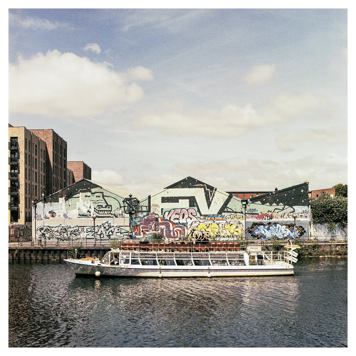 Jeandron's tweet photo. A nice day to be on the water.
(Hasselblad 500c w Zeiss 80mm 2.8 planar. f11 1/250s, Lomo Metropolis 200)
#Analog #staybrokeshootfilm #filmisnotdead #ilovemcr #mcr #thisismcr #manchester #streetphotography #heritage #lomography #3HourTour #SalfordQuays #Pomona #hendo https://t.co/SilZJdxg5s