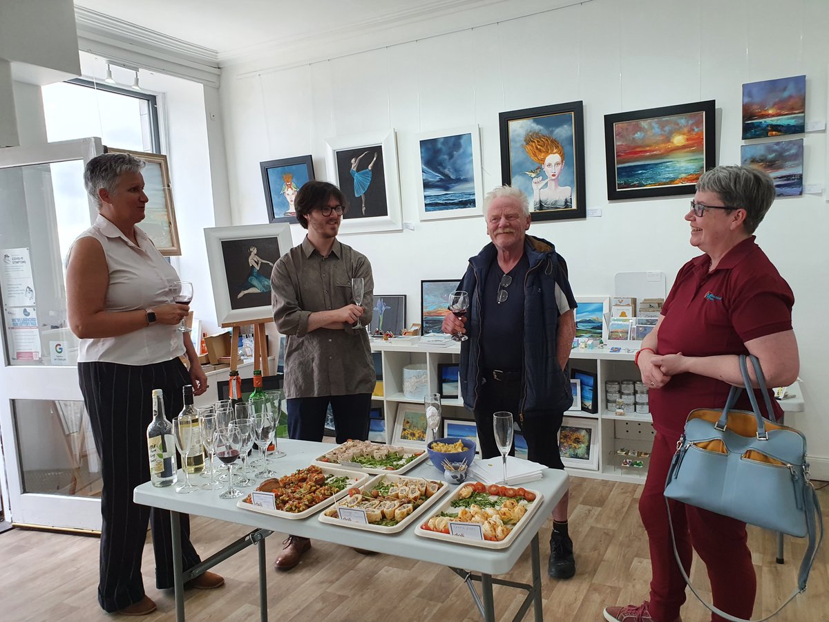 Thank you to all our supporters, volunteers, and everyone who joined us to connect businesses of Helensburgh in our gallery on Thursday evening!