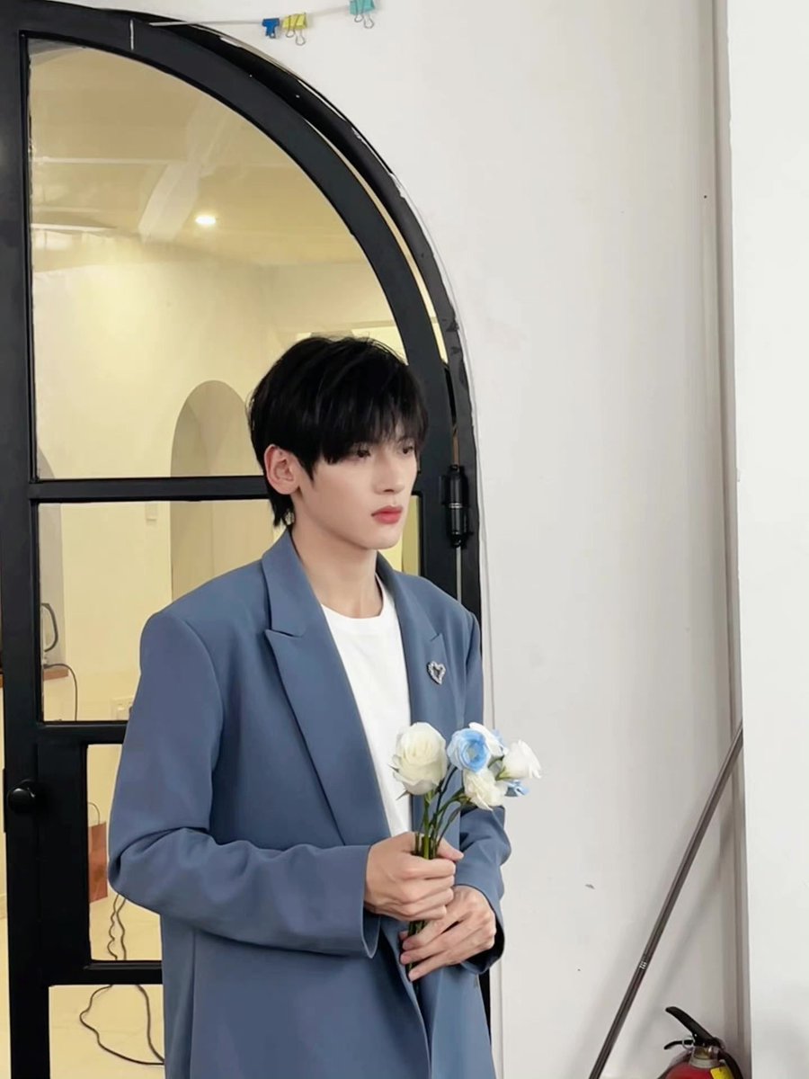 엘브 tweet media