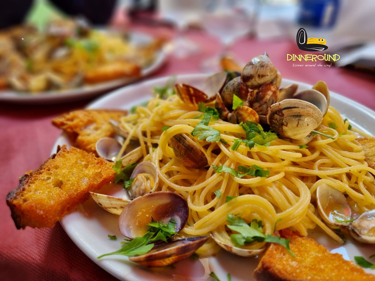 dinneround's tweet photo. 🇬🇧 Happy Sunday &amp; no filter! 😅
🇮🇹 Buona domenica senza "filtro"! 

#dinneround #napoli #dinner #italianfood #lunch #foodphotography #neapel #naples #naple #tours #excursion #tourist #trip #voyage #viajar #comerbier #mangerbien #frittura #escursiones #nofilter #pizza https://t.co/EQtIQE2utA