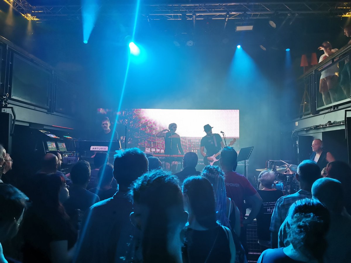 Amazing night last night, cheers <a href="/HybridBandUK/">H Y B R I D - Official</a> 🙏