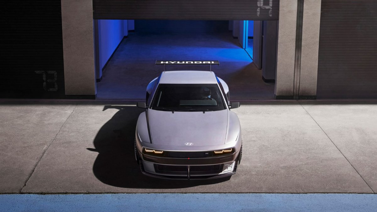 vincenzolandino's tweet photo. The Hyundai N Vision 74 is inspired by the Giorgetto Giugiaro-designed 1974 Hyundai Pony Coupe concept. 

70’s Italian sexiness is giving this Hyundai some major DeLorean/Lancia/Lambo vibes. 

Smash or pass? 👇🏻 https://t.co/yZElUqSvyi