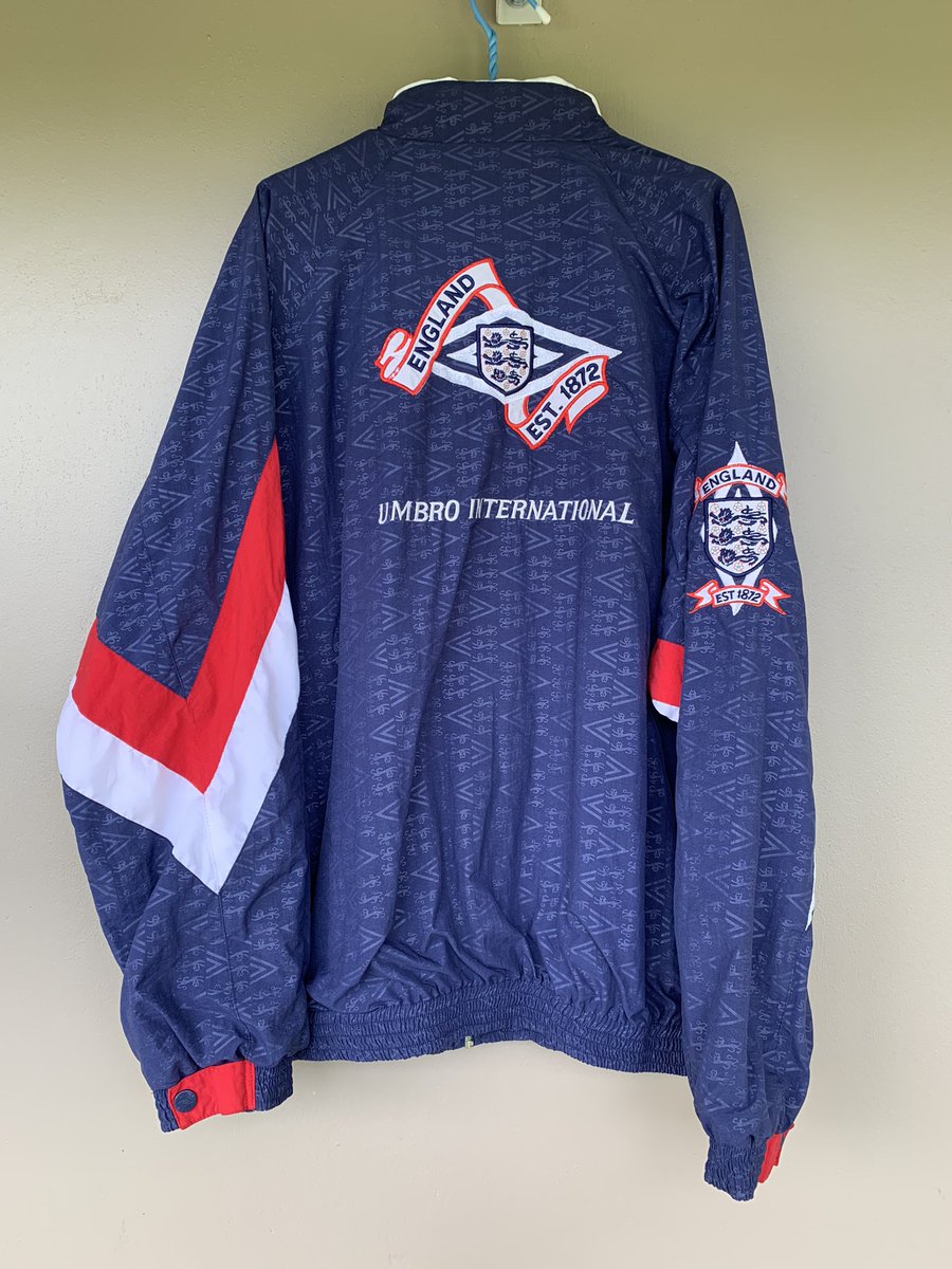 KongtapAFPringt's tweet photo. 🔥 England Jacket Training 1990-92🔥 @England 

#classicfootballshirts #umbro #jacket #ENGLAND #englandnationalfootballteam #Training https://t.co/B2Gmsuu19a