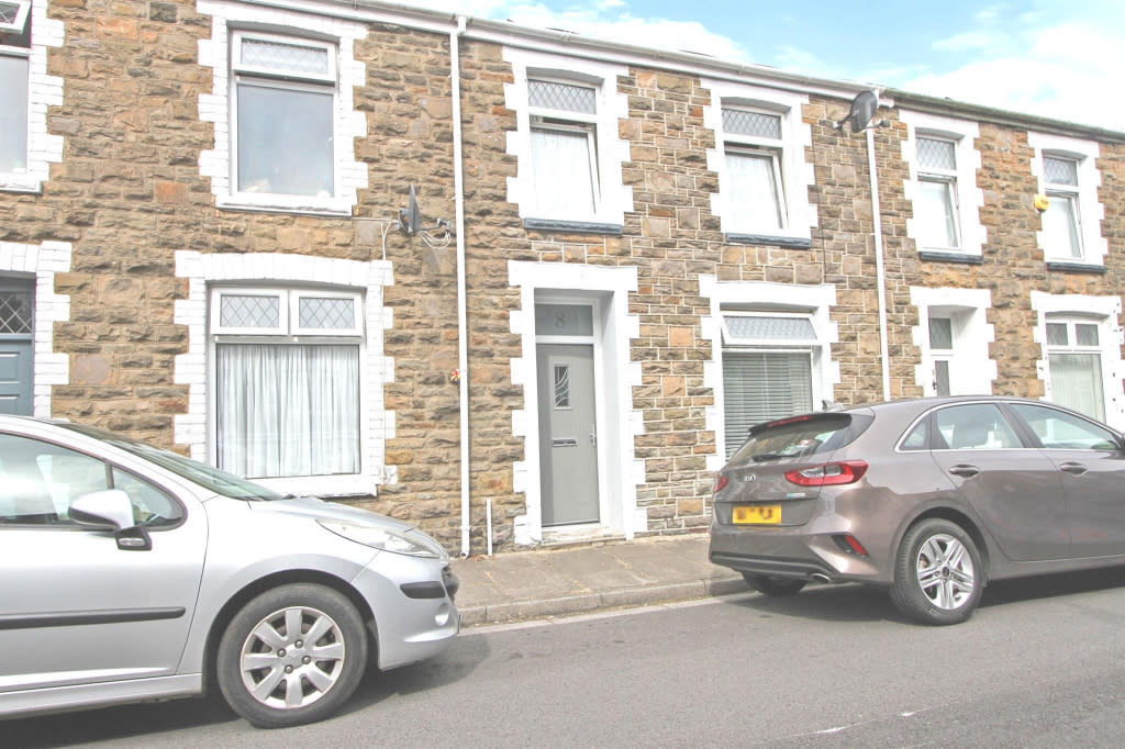 Peter Alan on Twitter "2 bedroom in Merthyr Tydfil. https//peteralan