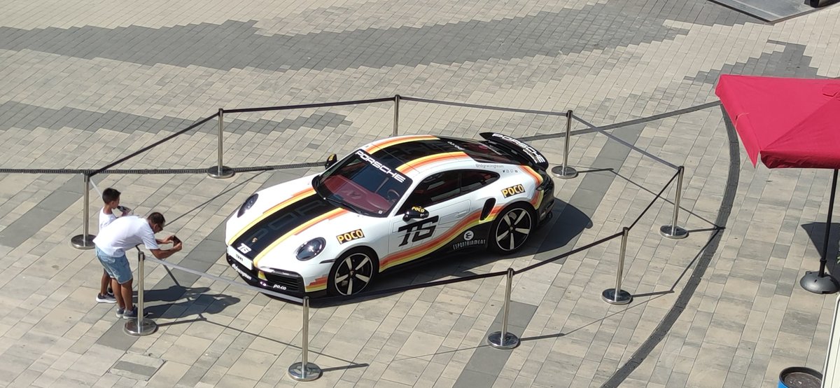Evento de presentación del equipo <a href="/tdgracingteam/">TDG Racing Team</a> grandisimo equipo con los mejores pilotos, ENHORABUENA, móvil nuevo que sorteaba el equipo <a href="/POCOespana/">POCO España</a>, conocí al <a href="/AGarnata/">Alejandro Garnata</a> un placer de verdad #PUROESPECTACULO.