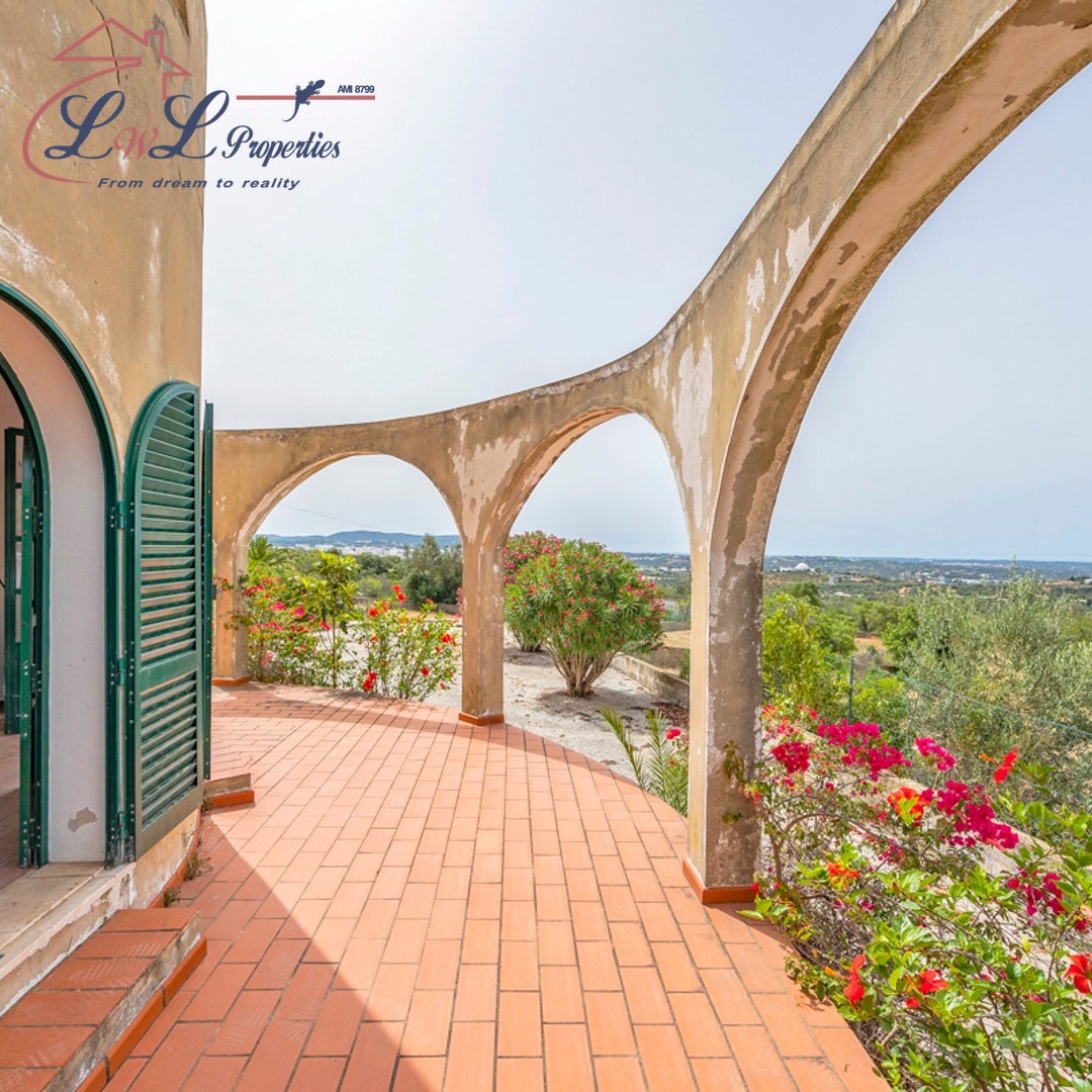 LwLProperties1's tweet photo. New to the market ☀️
Loc: Loulé 
Ref: 23770155
€: 575000€
 
#lwlproperties #Loulé #algarve #portugal #aplaceinthesun #holidayhome #propertyinvestment #Detached Villaforsale https://t.co/fdvGzXGNU0