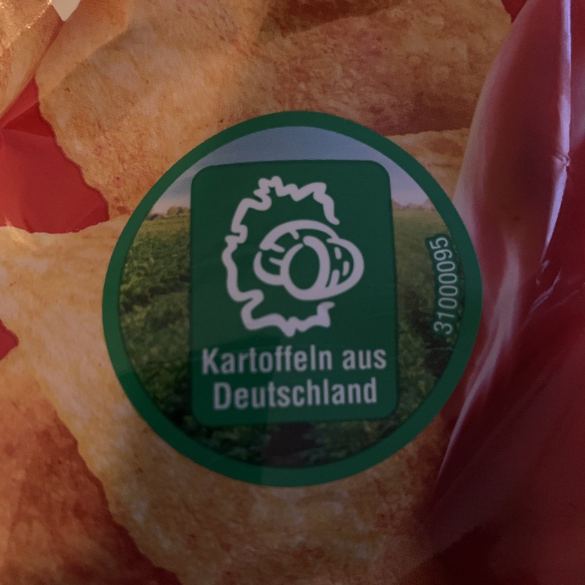 vascodagamer83's tweet photo. Deutschlandumriss mit 2 Kartoffeln
oder (um 90 Grad gedreht)
Grinsender Löwe, der mir zuzwinkert…
🤔
#crunchips https://t.co/aBKjQ84Jik