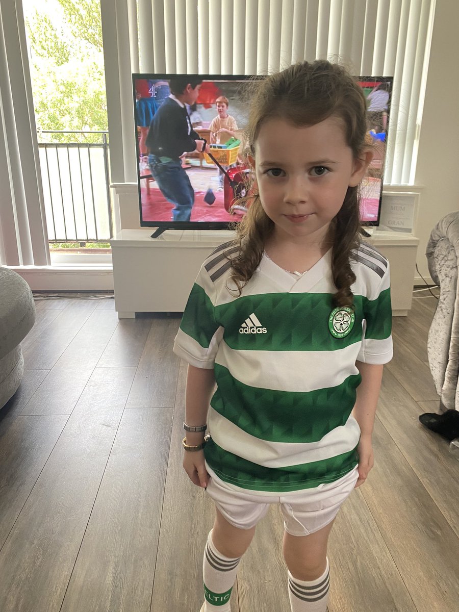 Happy Sunday <a href="/T1ONB/">A.J</a> <a href="/shaunconaghan1/">🍀🇮🇪SHAKADOO 🇨🇮🍀</a> 😂💚