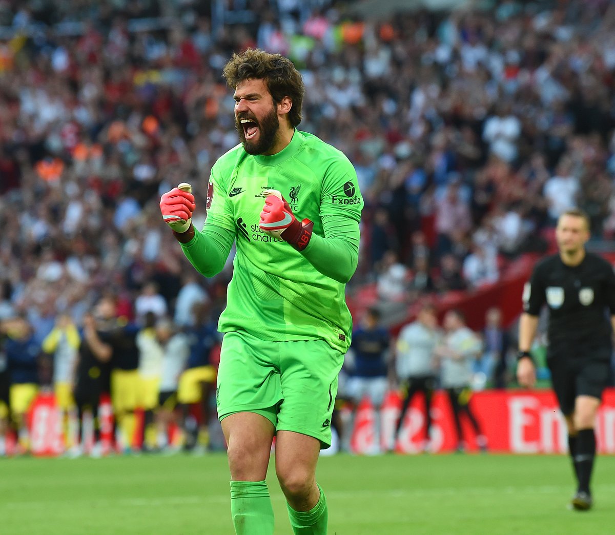 LFC's tweet image. Four years of AB1 😍 

#OnThisDay in 2018, @Alissonbecker signed for the Reds 🙌