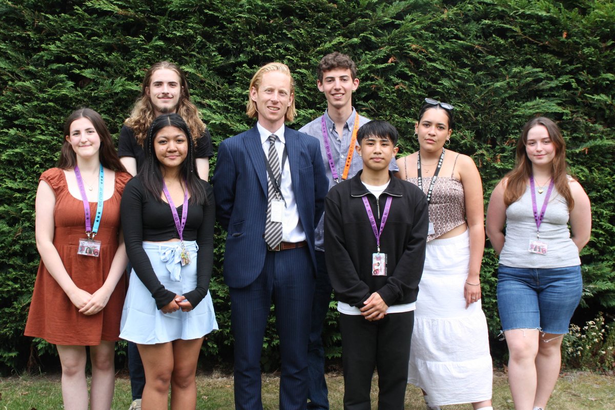 We are very happy to welcome BZ and Elijah to be our Head Students for 2022-23.  They will be joined by our team of Deputy Head Students who are Noah, Carys, Jack, Maia and Poppy.

We very much look forward to the ideas and leadership that they will bring to our community.