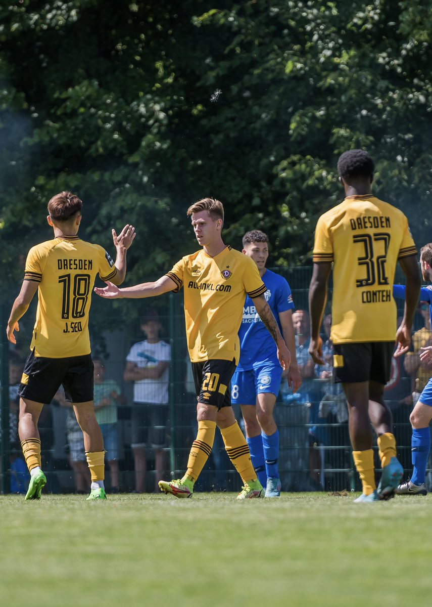45‘ Halbzeit in Großpostwitz. Die SGD führt mit 1:0 gegen den FC Oberlausitz Neugersdorf. Den Treffer erzielte Julius Kade in der 30. Spielminute. #SGDFCO 1:0 #sgd1953