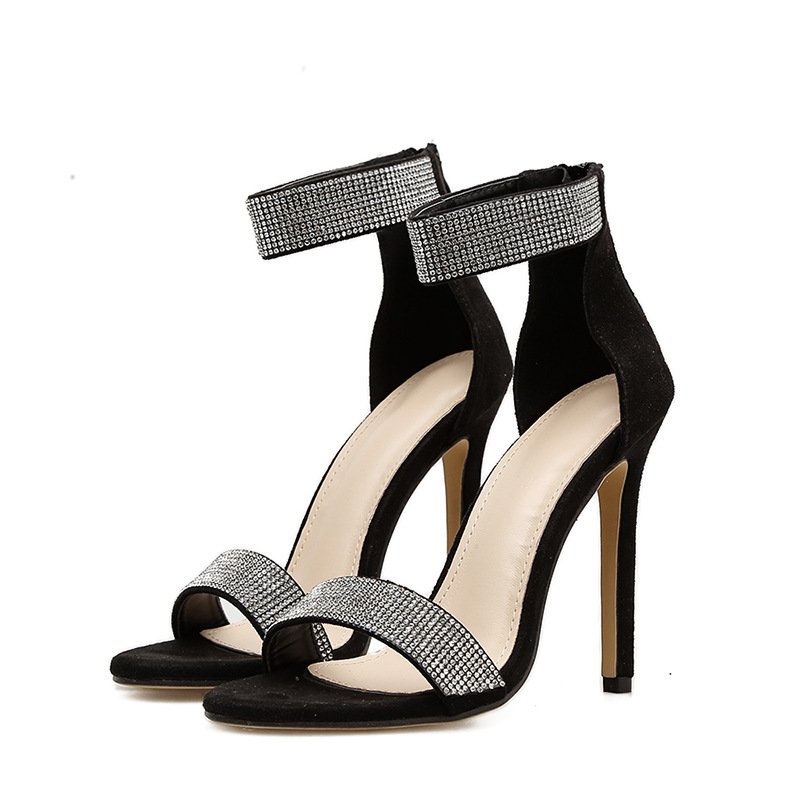shoppingwithtee's tweet photo. Why don't you let your heels take the breath of the next person that sees you?😋

That was so cliche🙈
Shop this luxury fully boxed for 8000naira...

Need it in wholesales? Contact us on 07016704421...

Please RT #LabourChallenge #twittermarket https://t.co/WRJOZEhgQm